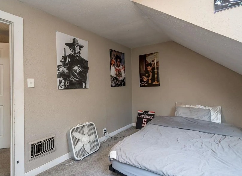 Building Photo - 610 E Vine St