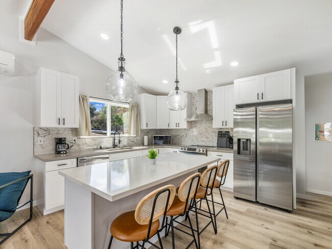 Building Photo - 95-148 Waimakua Dr