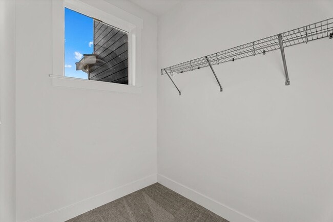 Building Photo - 69149800 1st Pl S