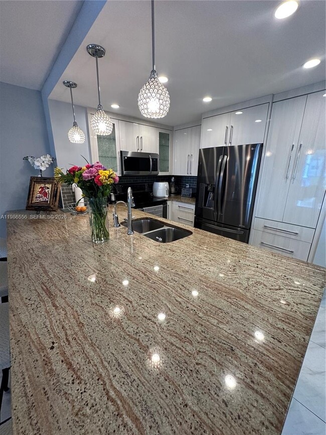 Building Photo - 3540 S Ocean Blvd