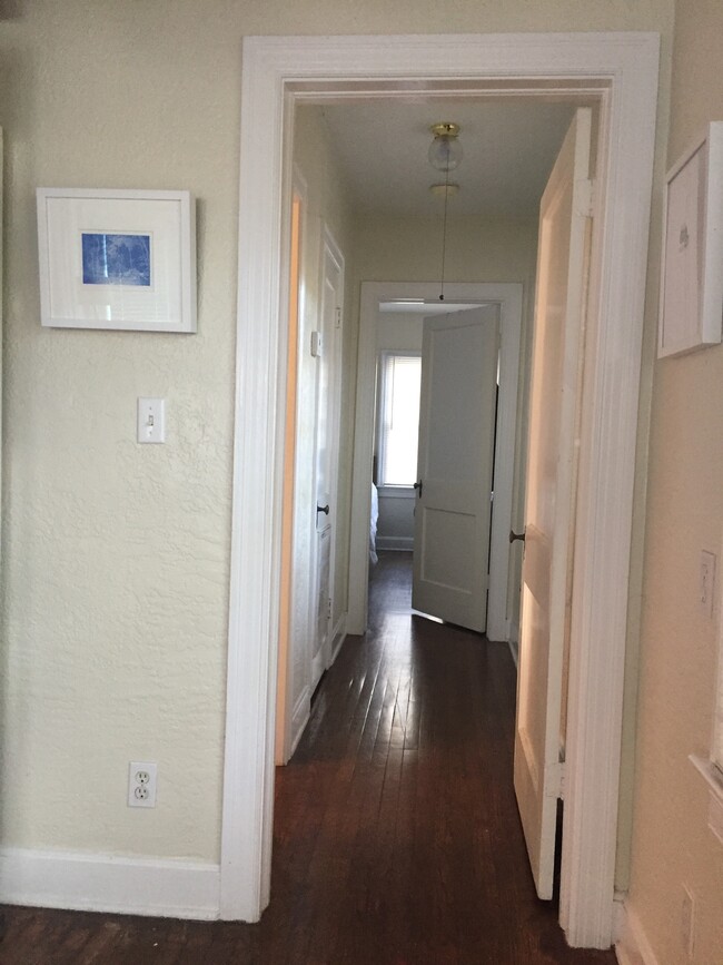 Hallway leading to bedroom - 826 N Thornton Ave