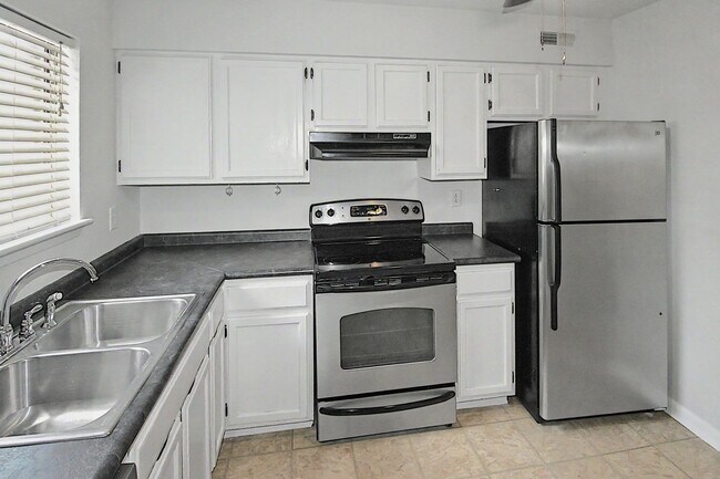 Building Photo - 3200 Heathstead Place