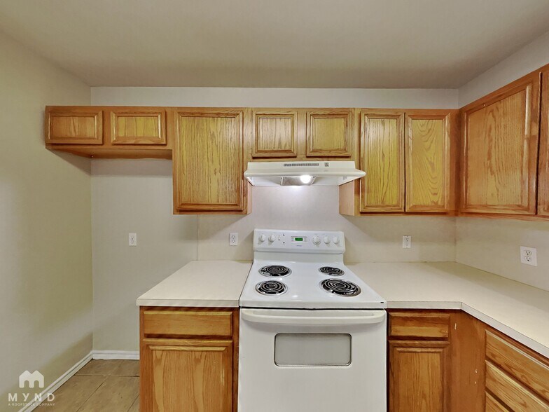 Building Photo - 516 N Brentwood Ave