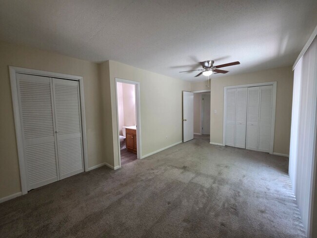 Building Photo - Nicely updated 3BR/1.5BA with fenced in ba...