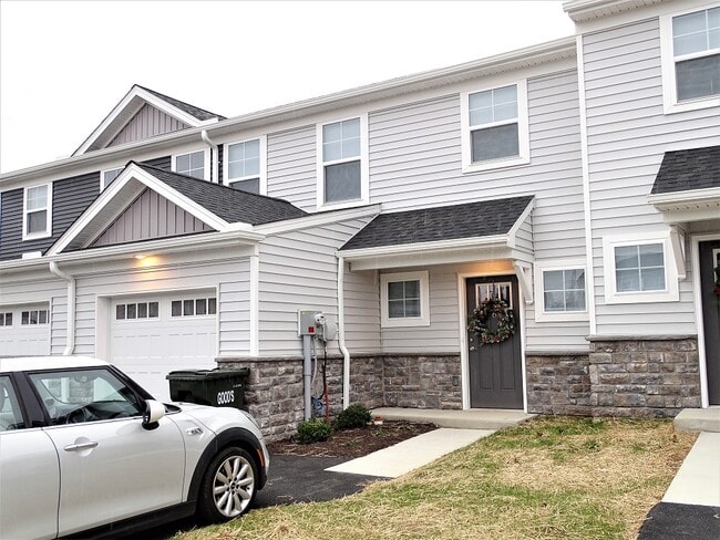 Building Photo - 6 Cobblestone Ct