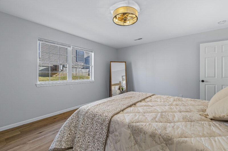 Building Photo - 1604 Napoleon Dr