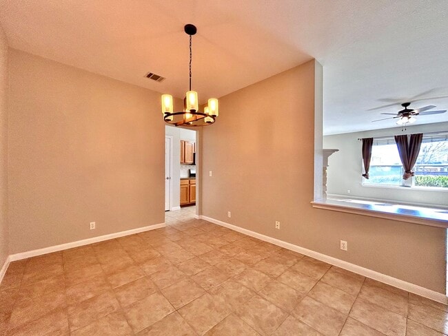 Building Photo - Charming 3 Bed / 2 Bath One-Level Home with 2-Car Garage & Fenced Yard