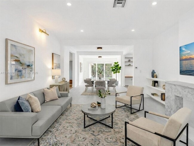 Building Photo - 9324 Byron Ave