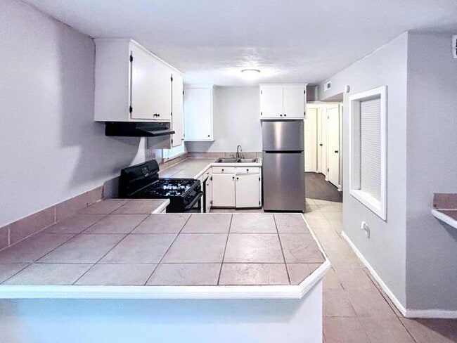 Building Photo - Lovely 3-Bedroom Home: Comfort and Conveni...