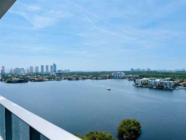 Primary Photo - 17111 Biscayne Blvd