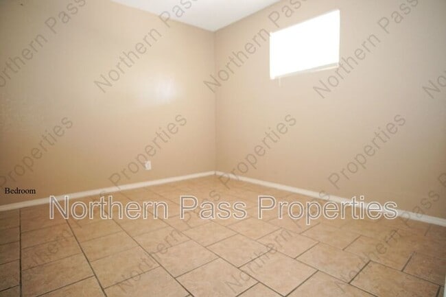 Building Photo - 8608 Lawson St