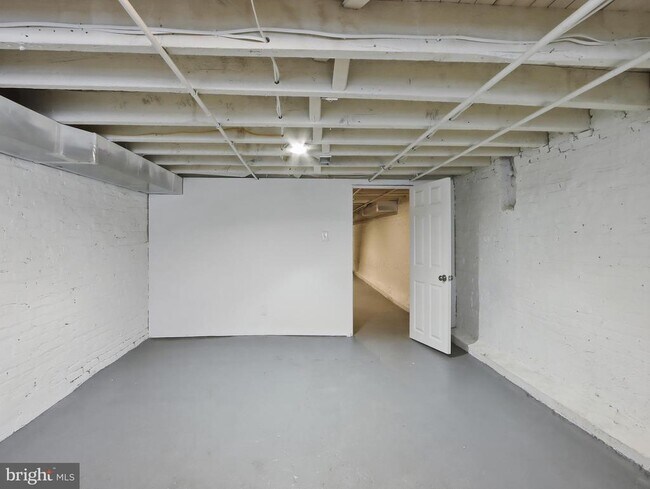 Building Photo - 1724 N Payson St