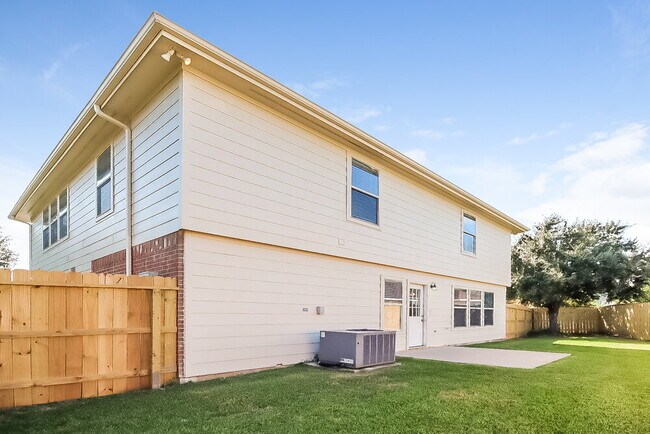 Building Photo - 18114 Shady Cypress Ln