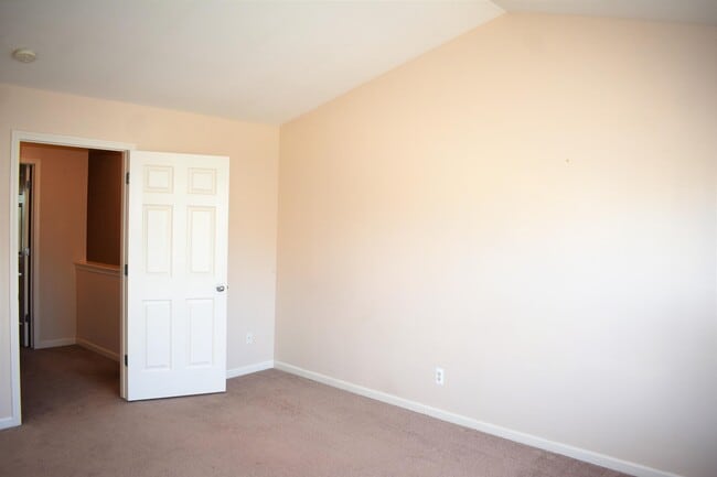 Building Photo - 609 Powell Dr