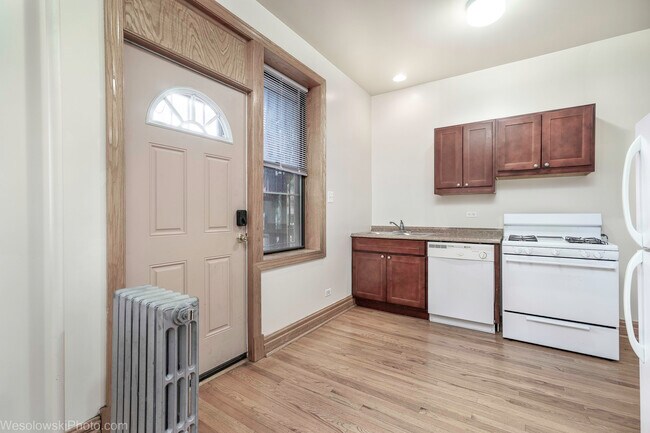 Building Photo - 1165 E 54th St