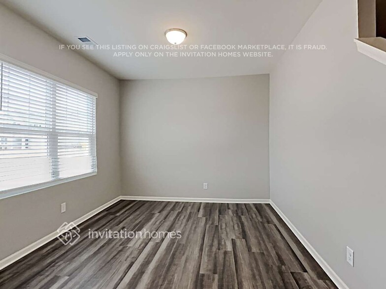 Building Photo - 117 Verona Dr NW