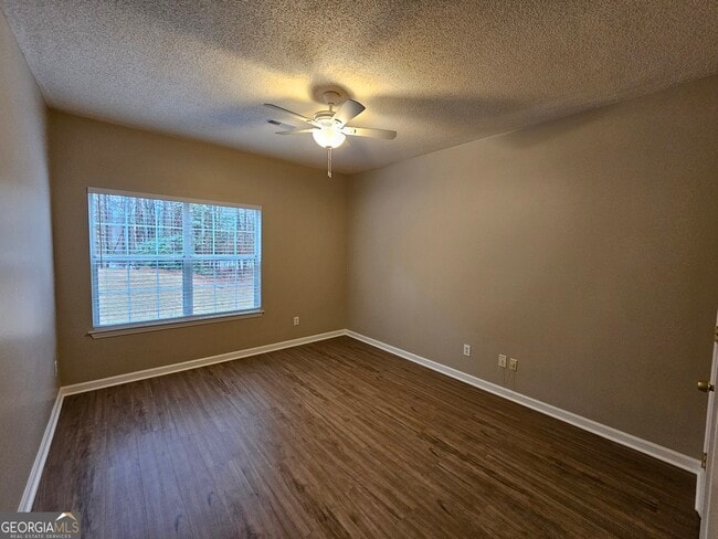 Building Photo - 407 Peachtree Club Dr