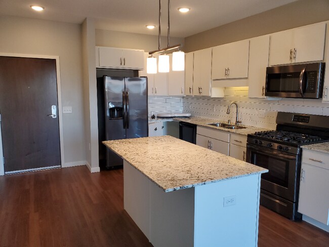 Building Photo - 2180 State Hwy 13