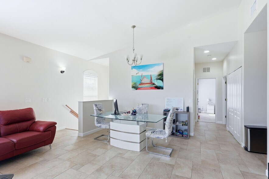 Building Photo - 6652 7th Avenue Cir W
