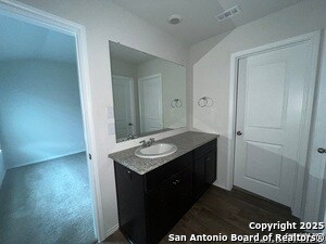 Building Photo - 324 Middle Grn Lp