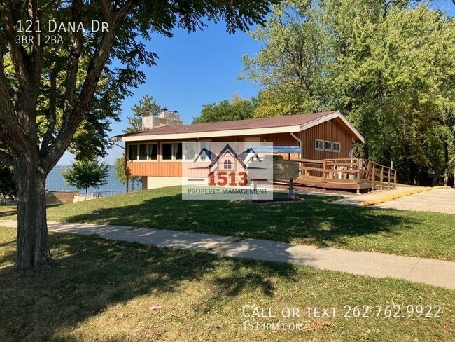 Building Photo - 121 Dana Dr