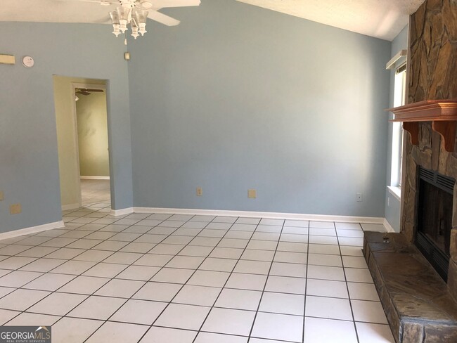 Building Photo - 290 Monmouth Dr