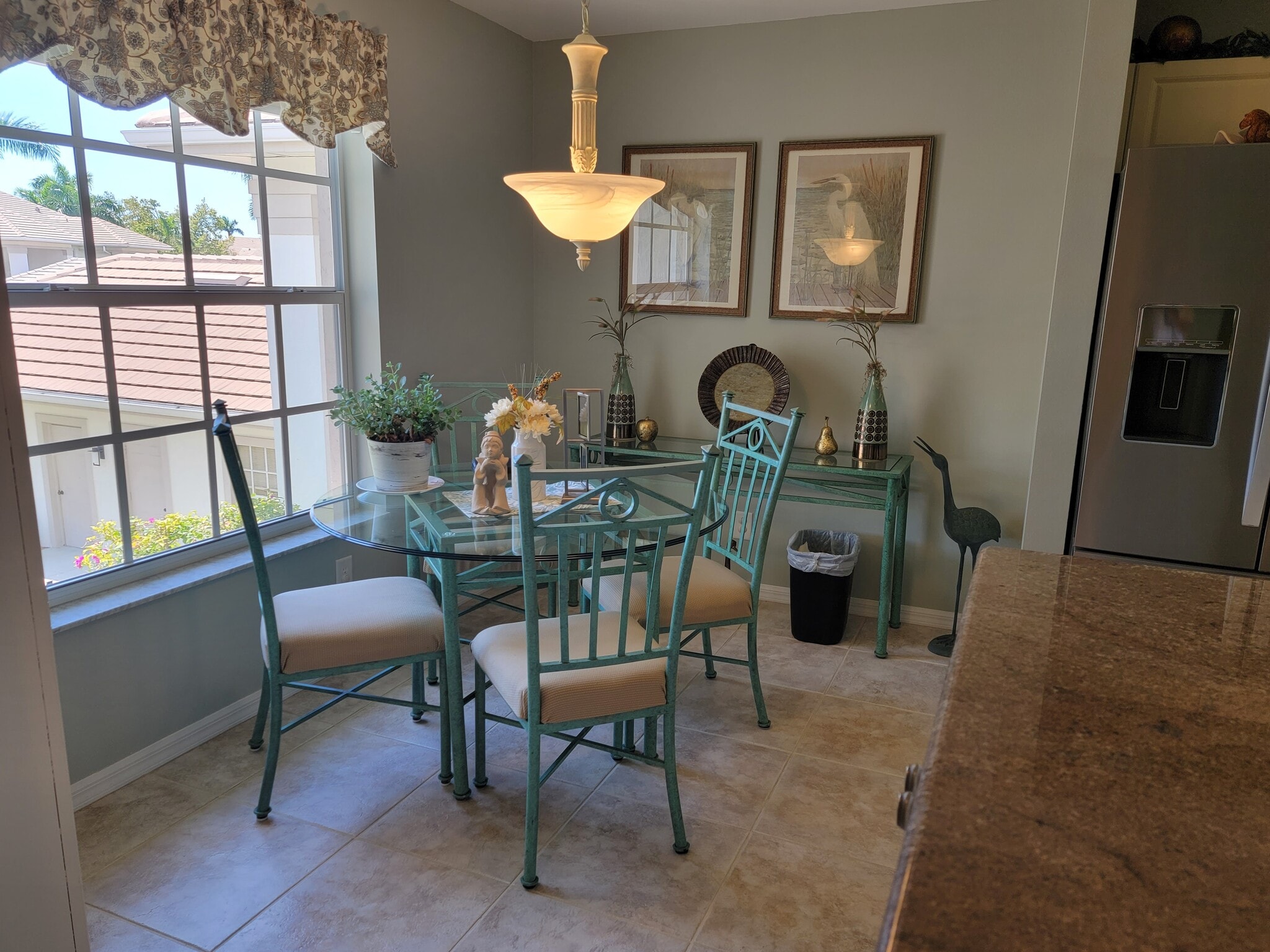 Eat In Kitchen - 8371 Grand Palm Dr