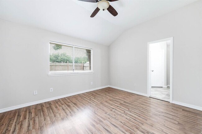 Building Photo - 103 Avocado St