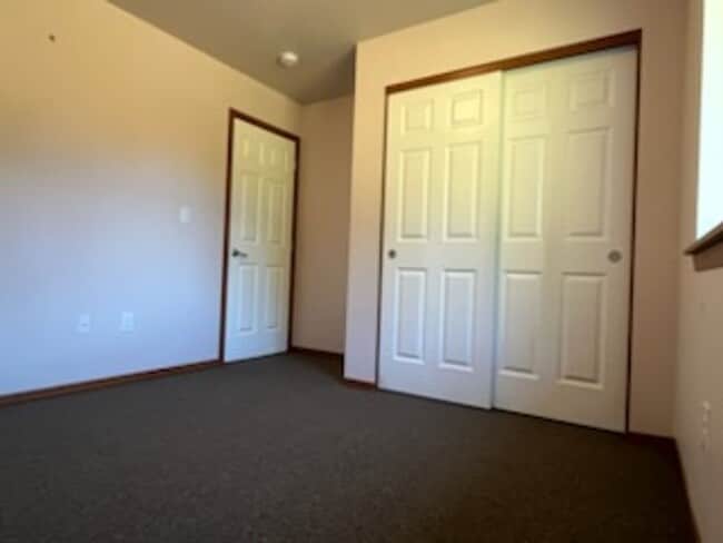 Building Photo - 3 bedroom Rambler off of Agate