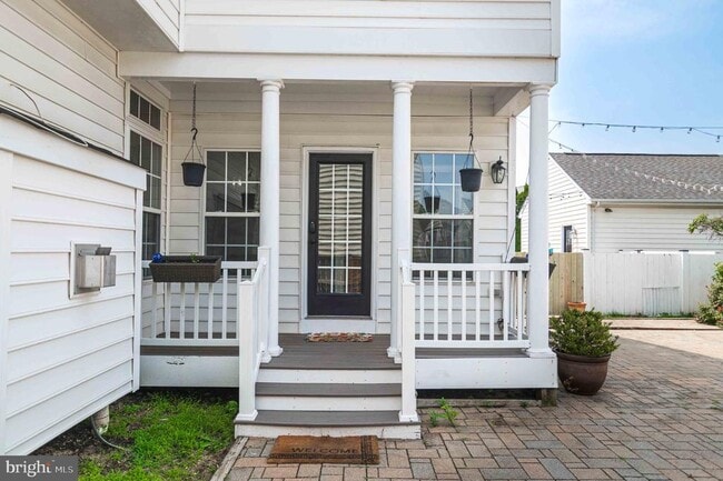 Building Photo - 2548 Port Potomac Ave