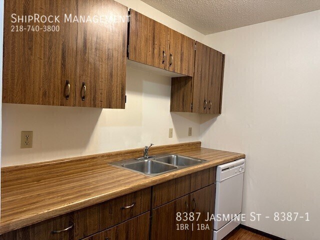 Building Photo - 8387 Jasmine St