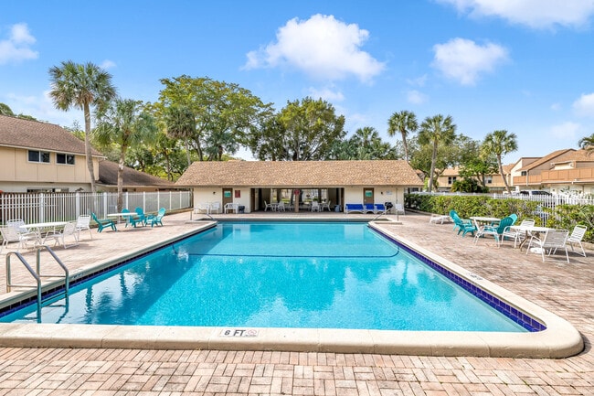 Building Photo - 881 NW 81st Way