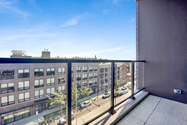 Building Photo - 2400 W Wabansia Ave