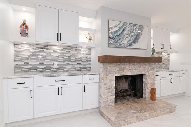 Building Photo - 4202 Deepwater Ln