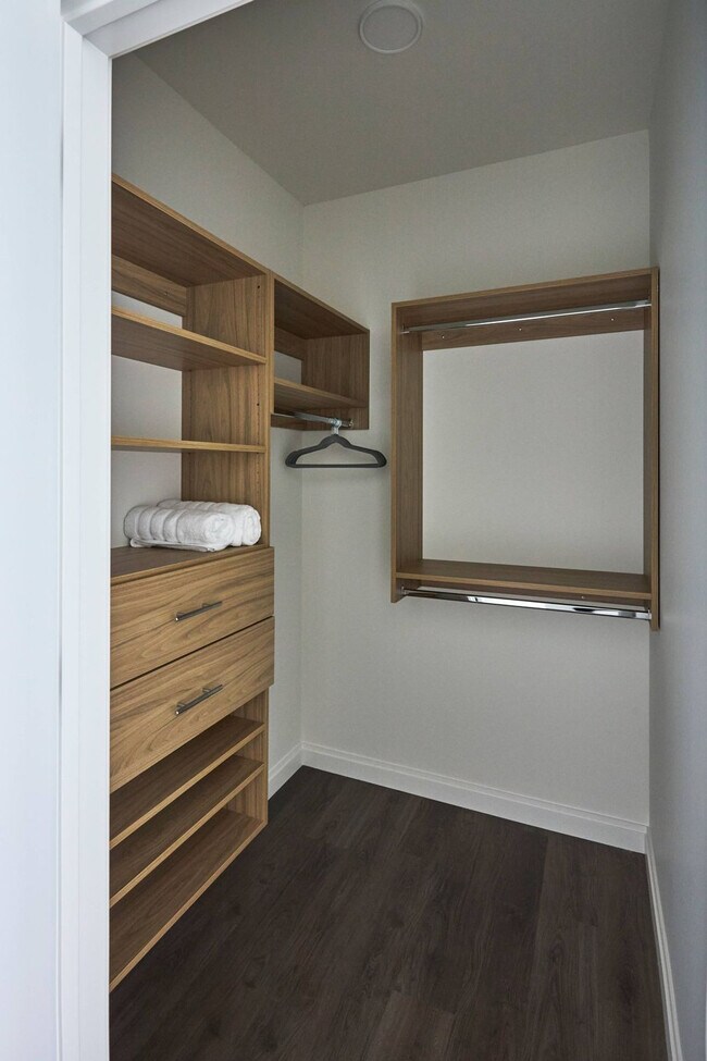 Building Photo - 1006 S Michigan Ave