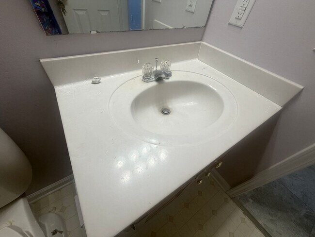 Building Photo - 3560 Oleander Dr