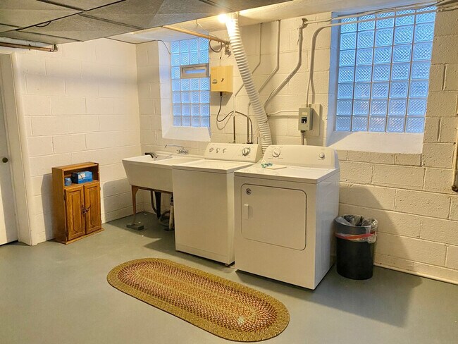 Building Photo - 1310 Forest Hills Blvd