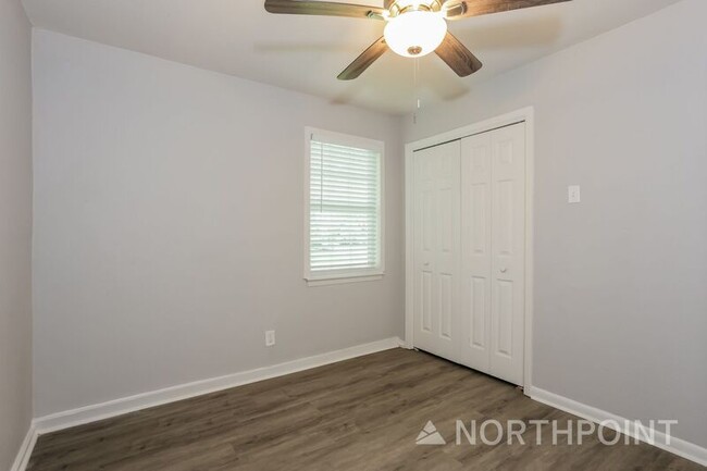 Building Photo - 1009 E Jefferson St