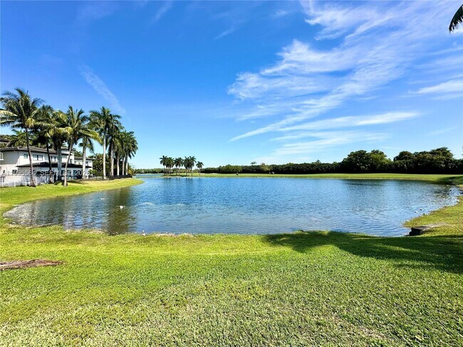 Building Photo - 5023 NW 94th Doral Pl