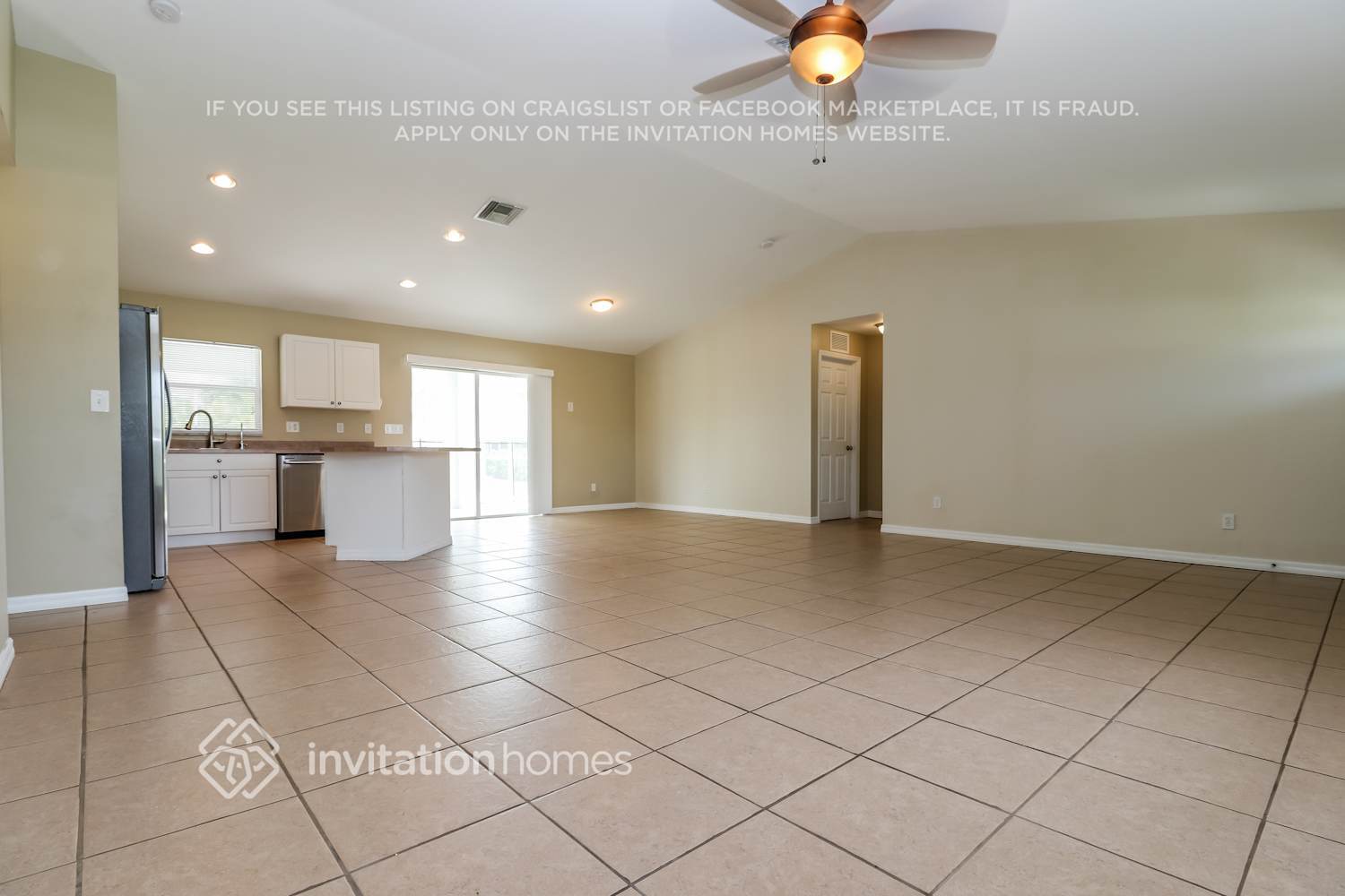 Building Photo - 3322 Oasis Blvd