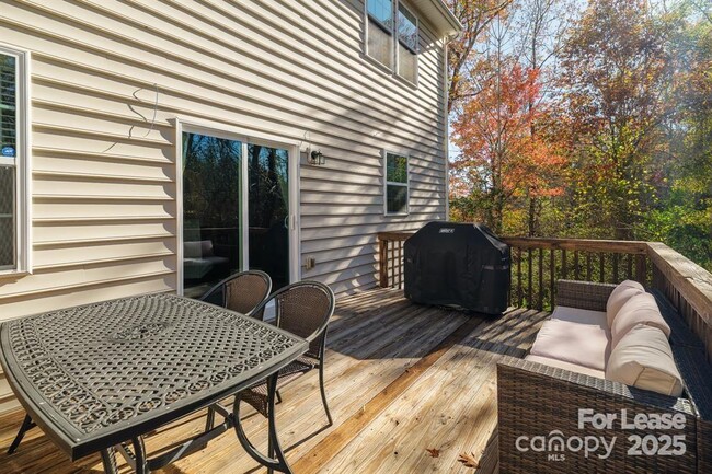 Building Photo - 10745 Sapphire Trail