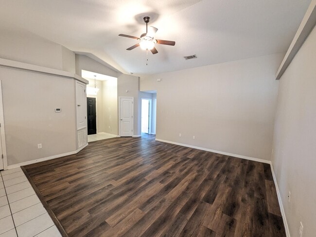 Building Photo - 8430 Island Dr