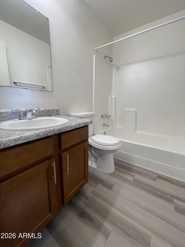 Building Photo - 6527 N 67th Ave