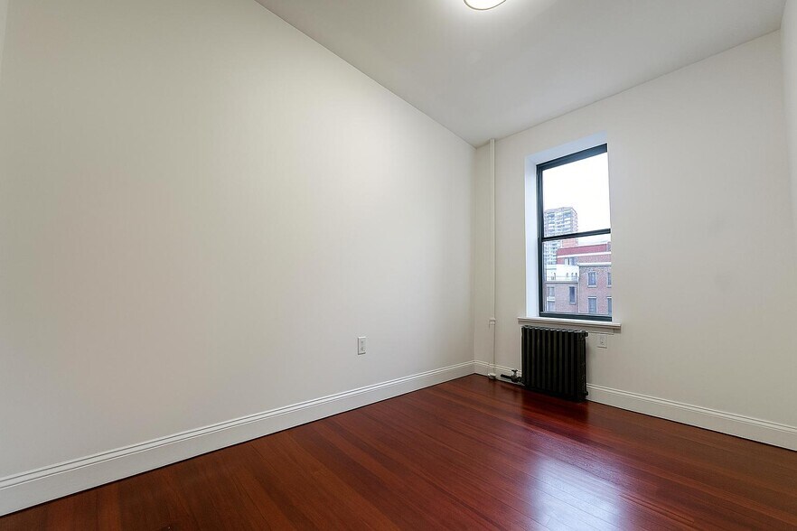 Building Photo - 601 W 137th St