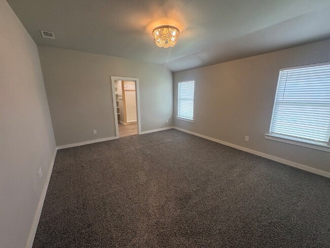 Building Photo - Beautiful 4 Bedroom 2 Bath Home in Wollforth!