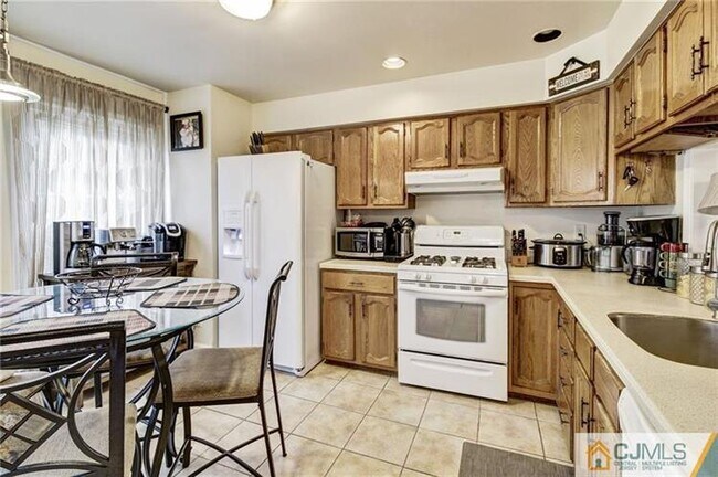 Building Photo - 1502 Timber Oaks Rd