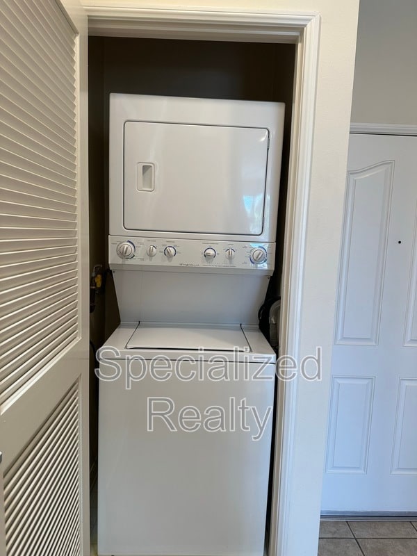 Building Photo - 5716 Whitsett Ave