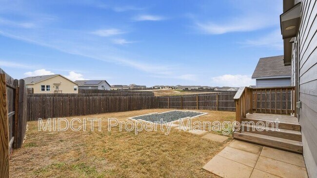 Building Photo - 2713 Green Finch