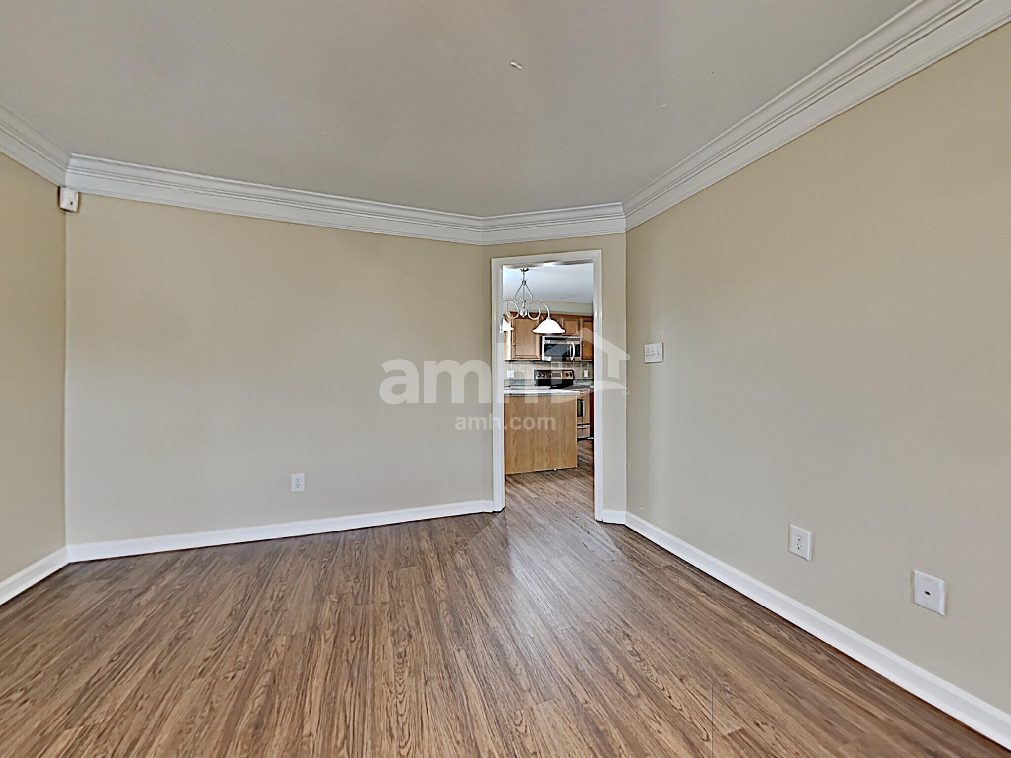 Building Photo - 5523 Golden Gate Rd