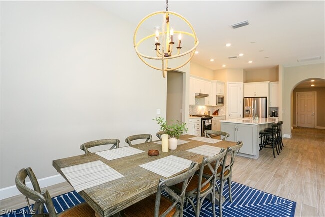 Building Photo - 9716 Everglades Dr